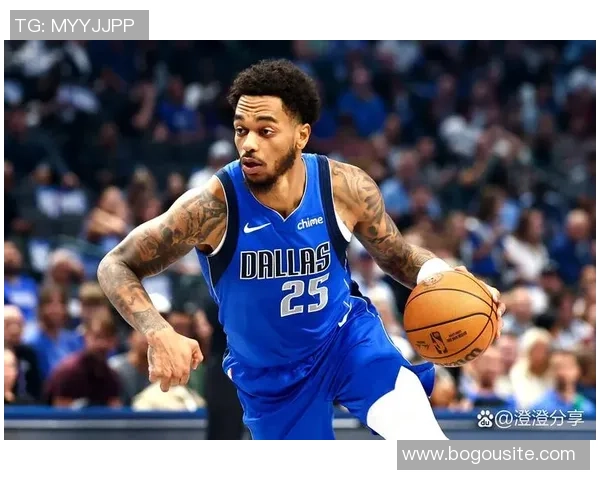 戴维斯攻防两端表现出色15投9中砍下26分12篮板5封盖压制火箭队