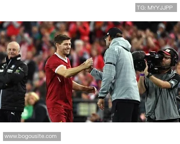 福勒回顾利物浦队史四大传奇球星杰拉德达格利什拉什与巴恩斯的辉煌成就