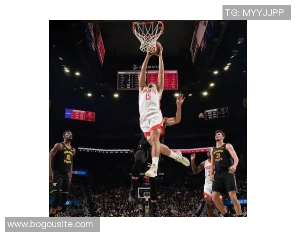 KD称赞谢泼德三分与突破能力期待其持续高水平表现助力球队 KD称赞谢泼德三分与突破能力期待其持续高水平表现助力球队