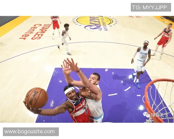 开拓者轮换阵容调整杨瀚森全场未能登场坐冷板凳引发关注 开拓者轮换阵容调整杨瀚森全场未能登场坐冷板凳引发关注