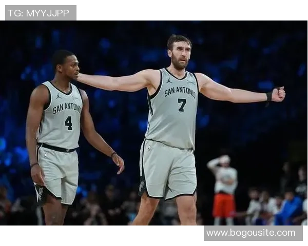 禁区内外皆有作为文班与尼克斯替补席的崛起之路